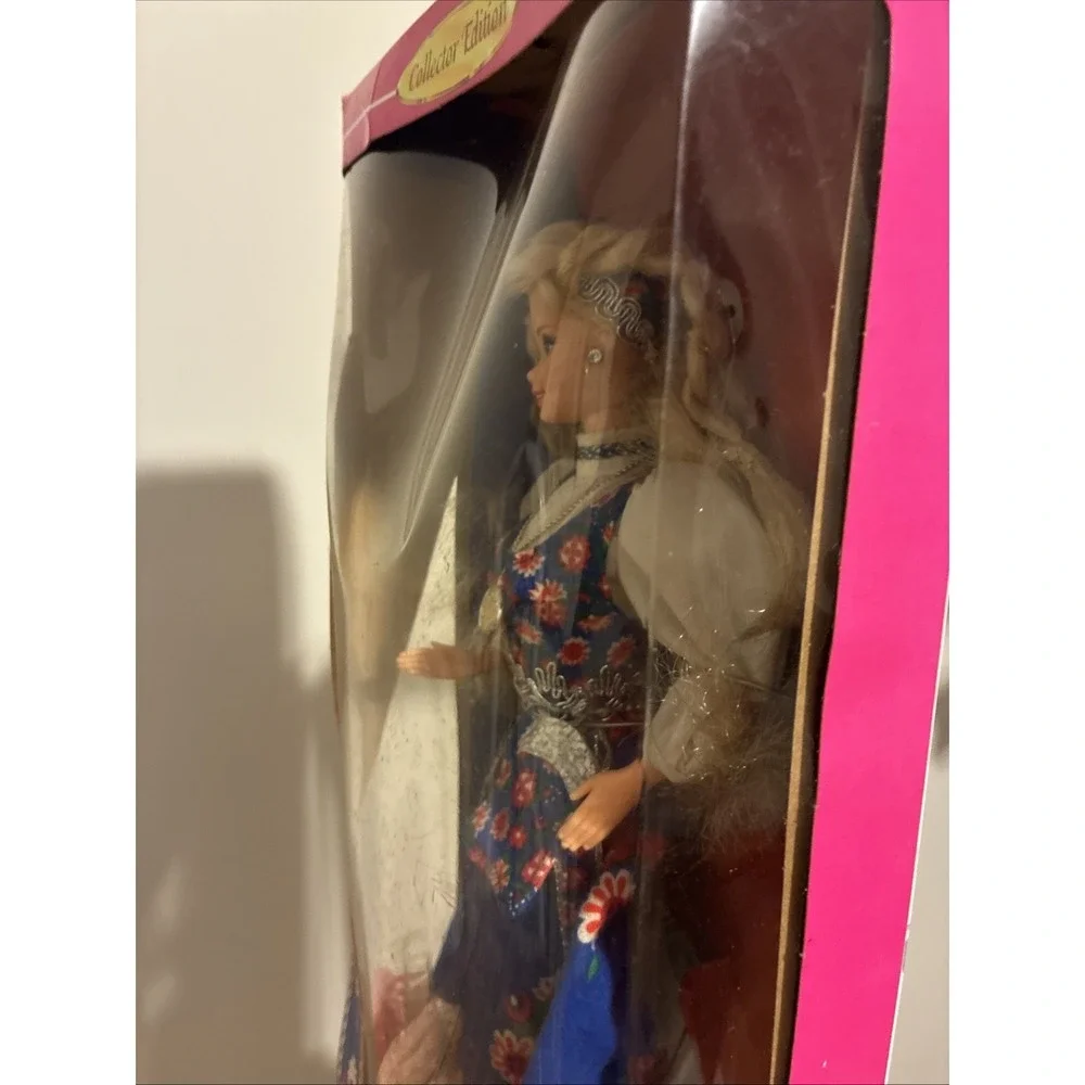 Barbie Dolls of the World Norwegian Barbie